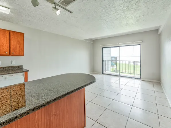 445 Carolcrest Ln APT 211, Livingston, TX 77351