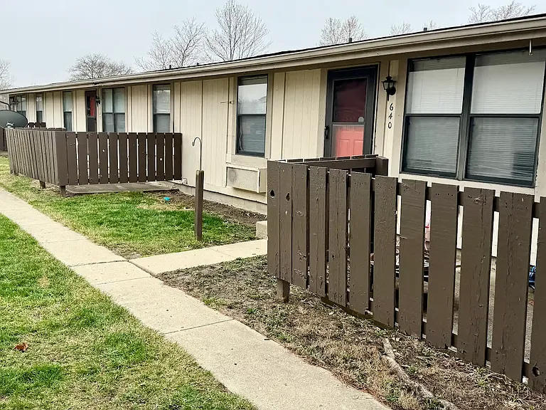 Sandalwood Apartments — Photo 6