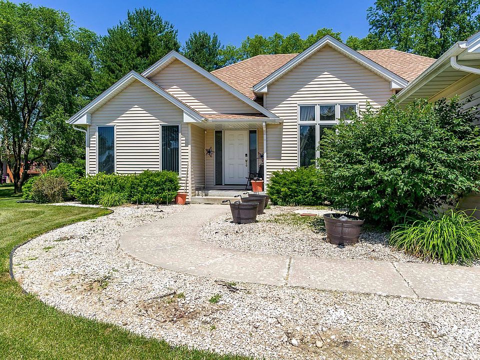 135 Valhalla Dr NE, Poplar Grove, IL 61065 Zillow