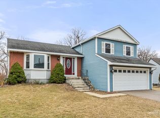 43 N Walnut Ct, Streamwood, IL 60107