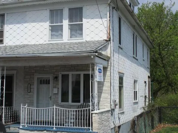 1337 W Spruce St, Coal Township, PA 17866