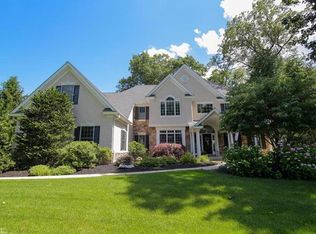 6631 Forest Knoll Ct, Allentown, PA 18106