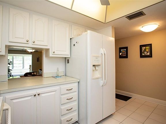 3rd image of 315 Saint Andrews Blvd APT A25