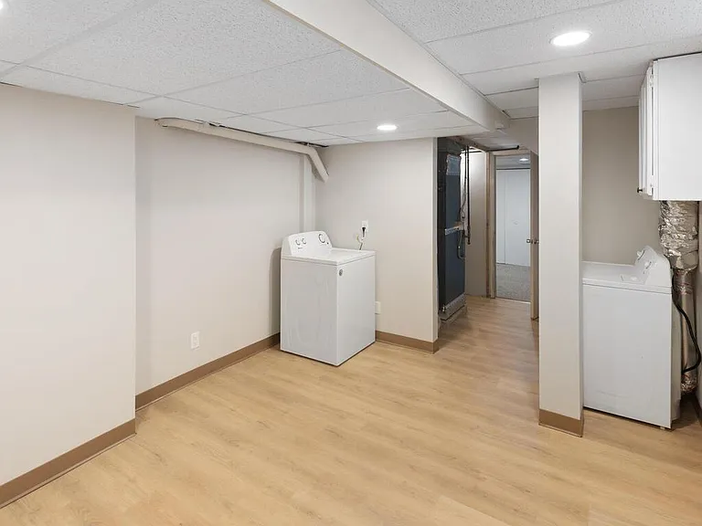 3237 Hennepin Ave — Photo 24