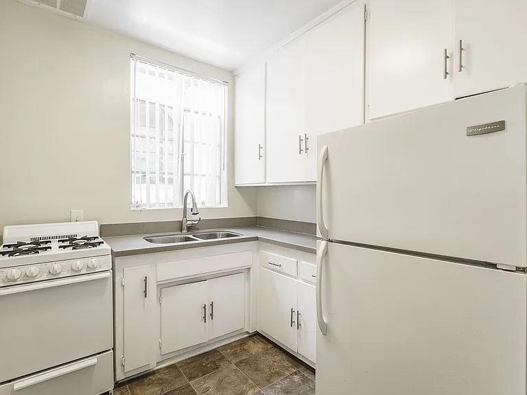 478 Landfair Ave — Photo 21