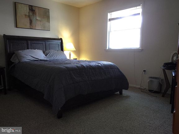 5th image of 16 Chesapeake Ct