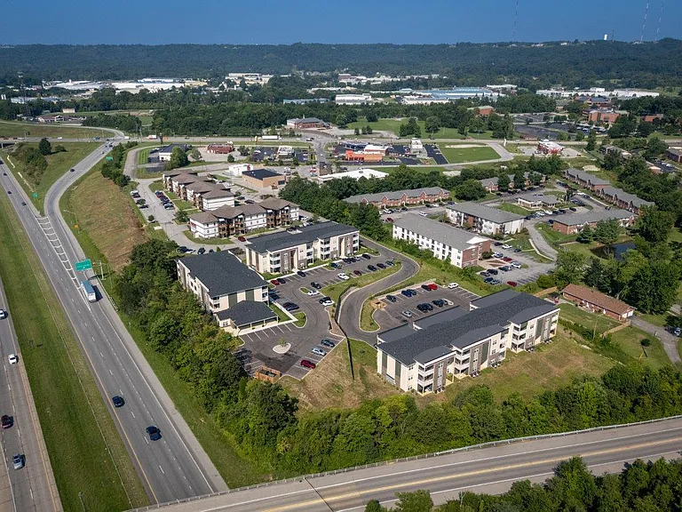 The Commons & Commons Hill Apartments — Photo 41