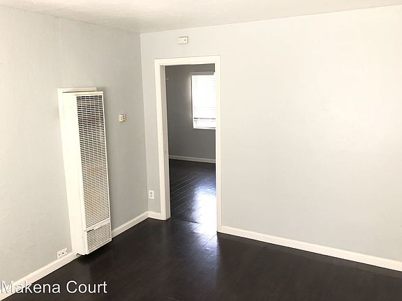 5th image of 124 Hiawatha Ave APT 4