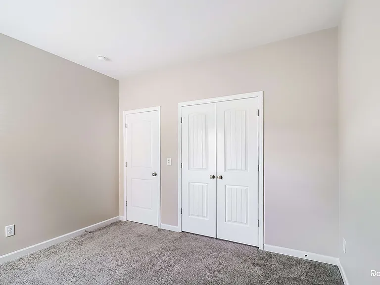 2078 Springfield Dr — Photo 8
