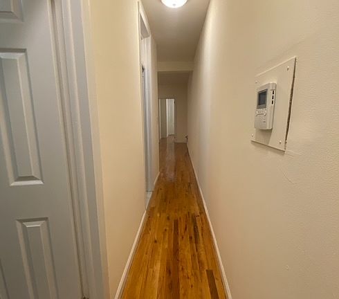 3rd image of 231 E 50th St APT 4D
