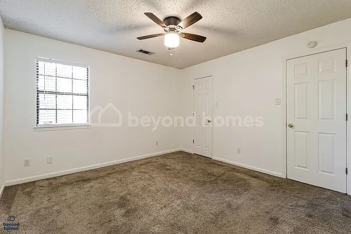 600 Hemphill Rd — Photo 12