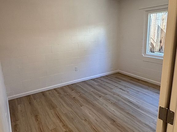5th image of 1315 Harbor St #4