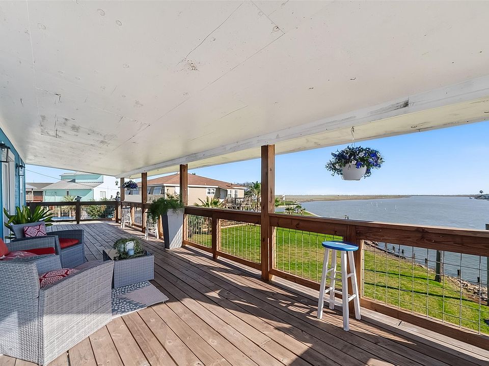 1st image of 154 Poop Deck Ln