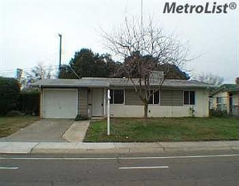 3rd image of 6505 Larchmont Dr