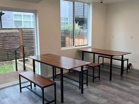 4th image of 714 10th Ave E #12
