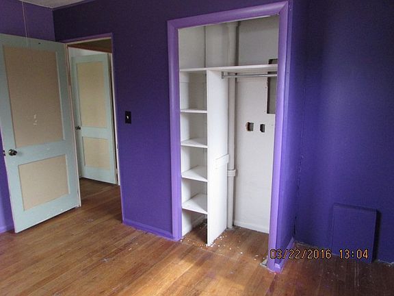 4th image of 301 E Smith St