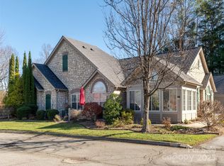 206 Summerfield Pl, Flat Rock, NC 28731