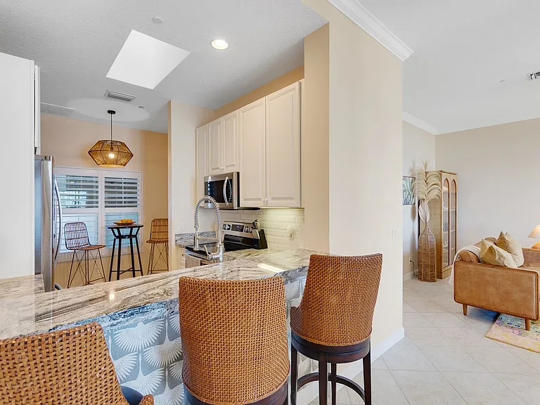 2700 Ocean Dr #501 — Photo 9