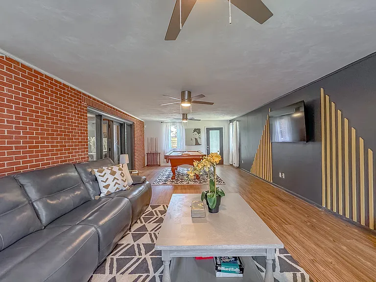 1044 Seminole Dr — Photo 39