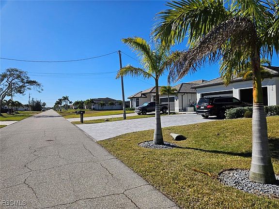 2nd image of 731 NW 38th Pl