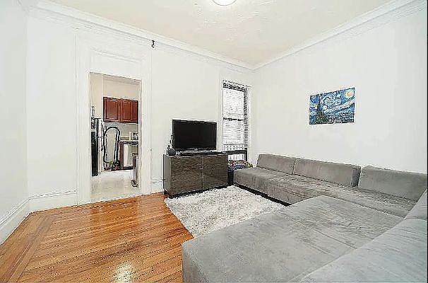 1st image of 131 Central Park #4