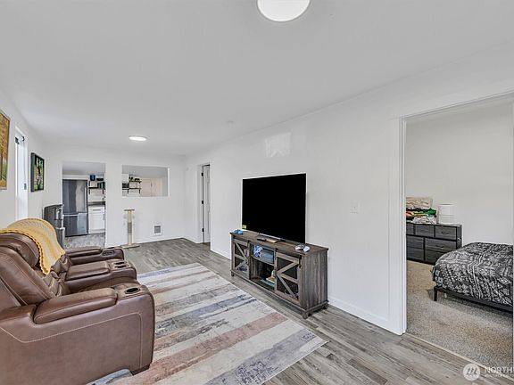5th image of 6004 S Lawrence Street