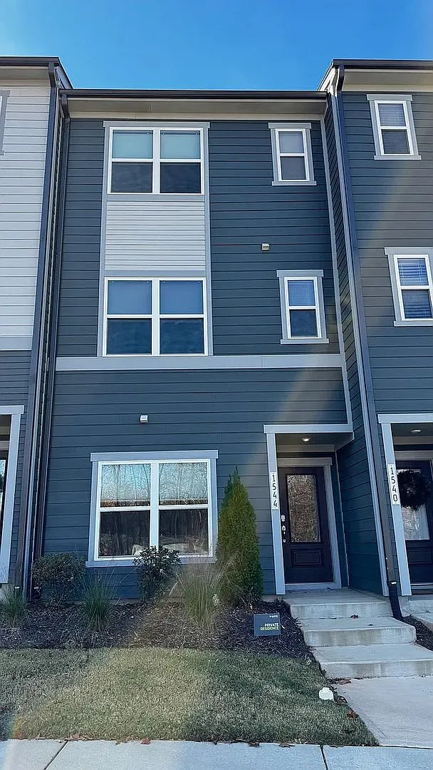 Room in 3 Bedroom Home at Levy Wy — Photo 4