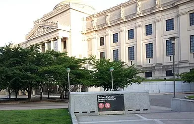 Rented by R New York