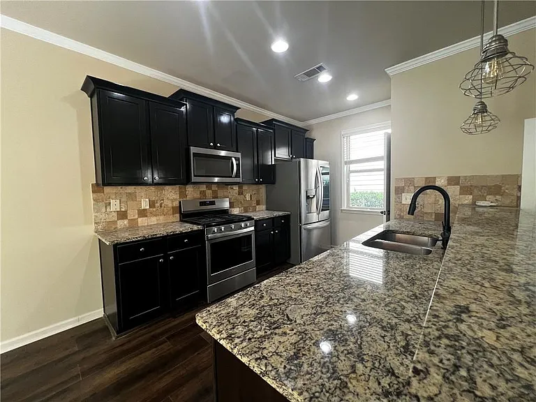 750 Village Field Ct — Photo 4