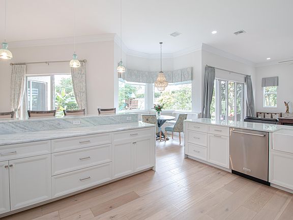 2nd image of 11686 Windsor Bay Pl