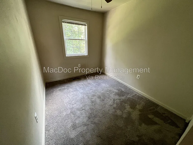 14611 Earlham Ct — Photo 15