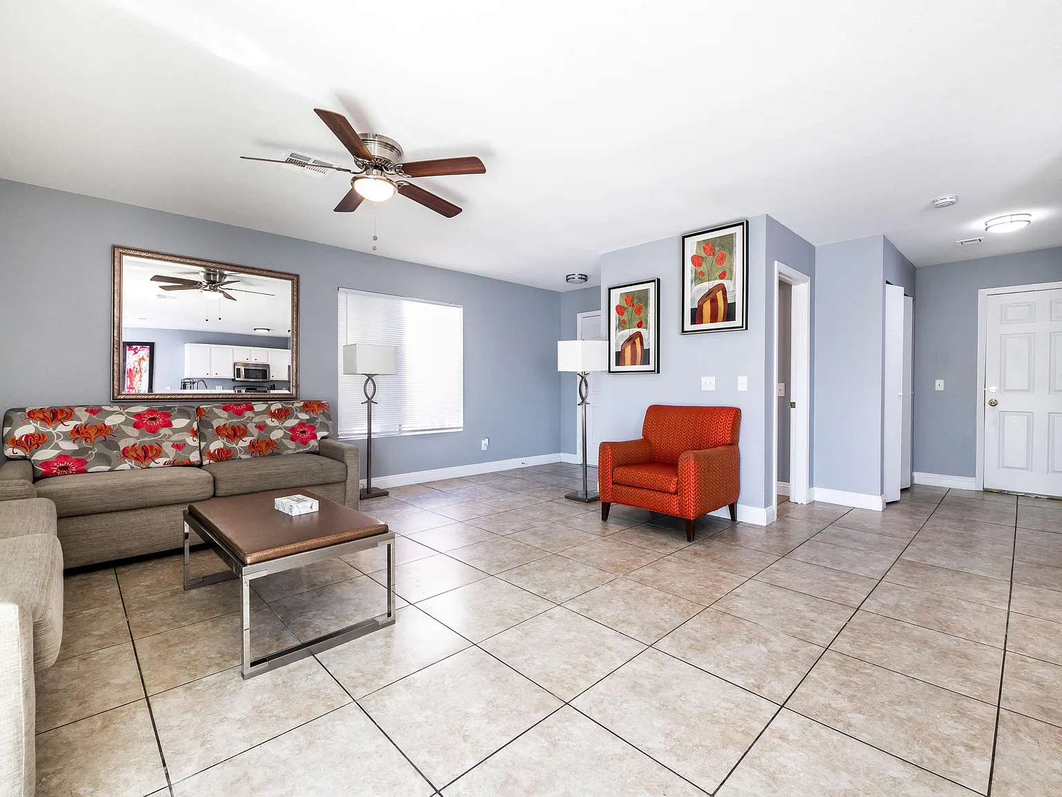 4 bed, 2.5 bath, 1972 sqft, $888 — Photo 3