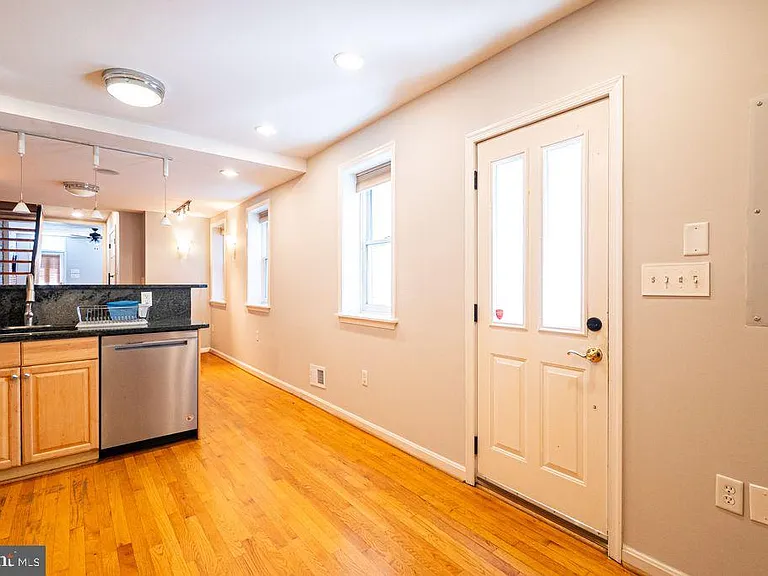414 S Wolfe St — Photo 10