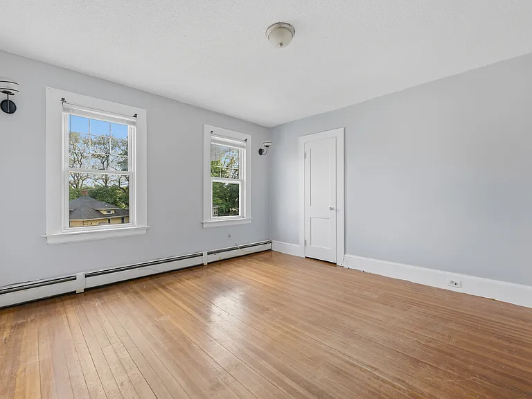 2 Oakland Ave — Photo 12
