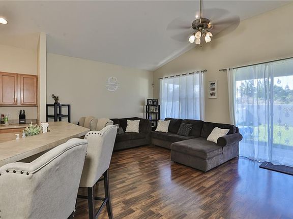4th image of 8903 Sandy Plains Dr