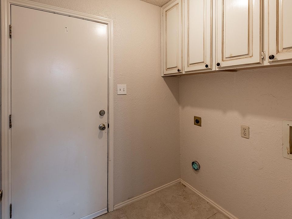 1st image of 6812 Egan Way
