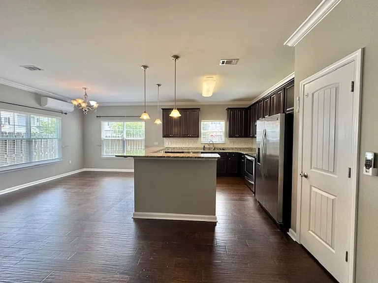126 Farrah Ave — Photo 9