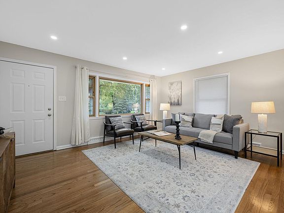 4th image of 725 S Bobolink DRIVE