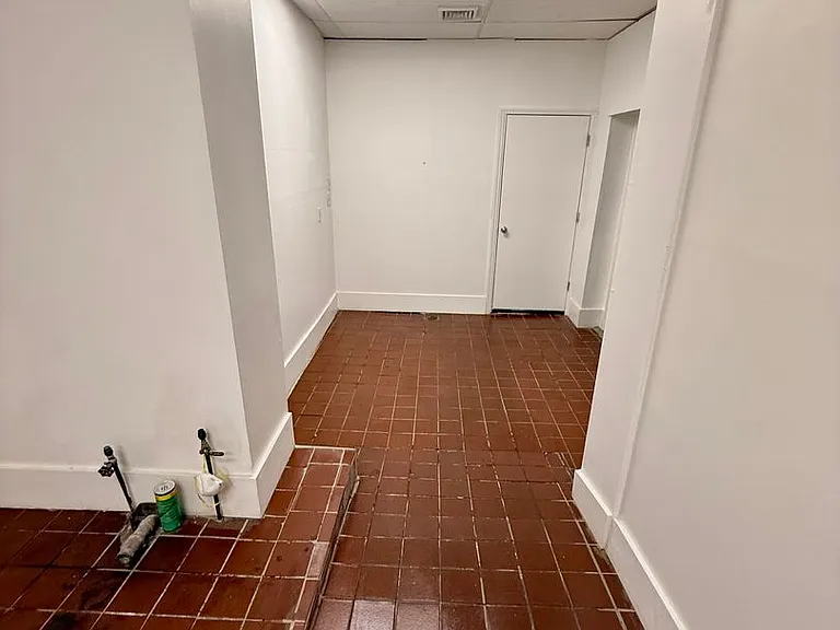 901 Brunswick Ave — Photo 4