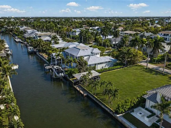 601 17TH AVE S, NAPLES, FL 34102
