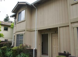 1040 Pear Ct APT 1, Hollister, CA 95023