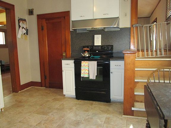 4th image of 813 2nd Ave S