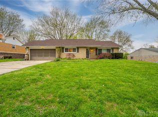 825 Gleneagle Dr, Dayton, OH 45431