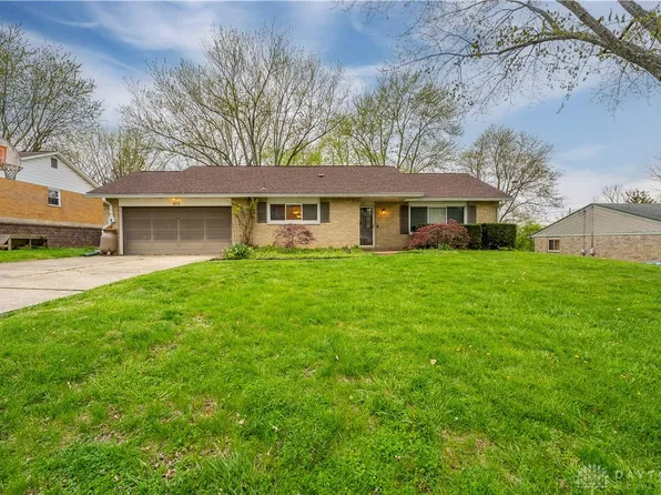 825 Gleneagle Dr, Dayton, OH 45431