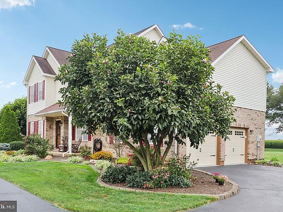 5th image of 265 Sugar Pine Dr