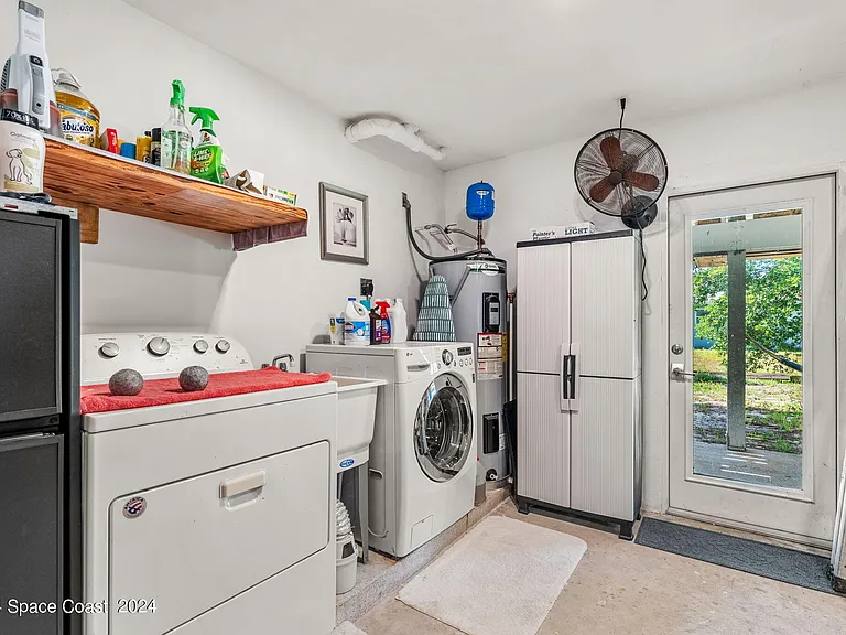 265 Marion St — Photo 36