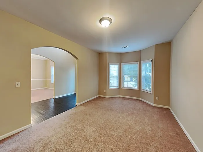4 bed, 3.0 bath, 3306 sqft, $2,495 — Photo 3