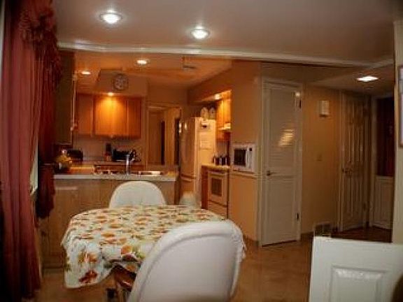 4th image of 1723 Parkmeadow Dr