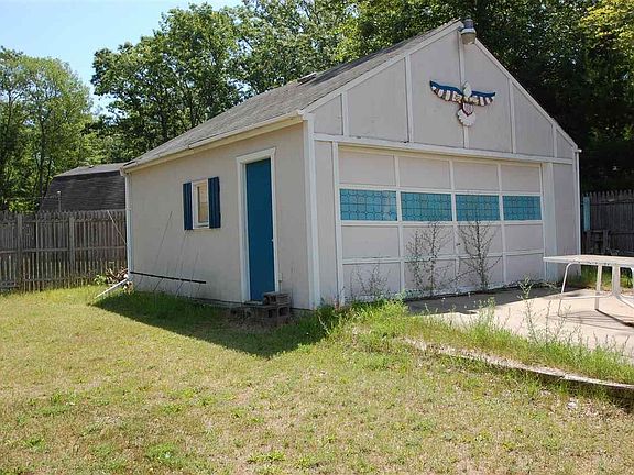 2nd image of 5323 Acorn Ln