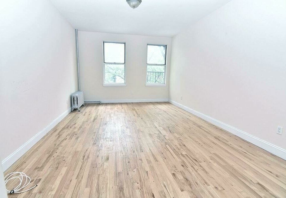 1st image of 714 W 181st St APT 31